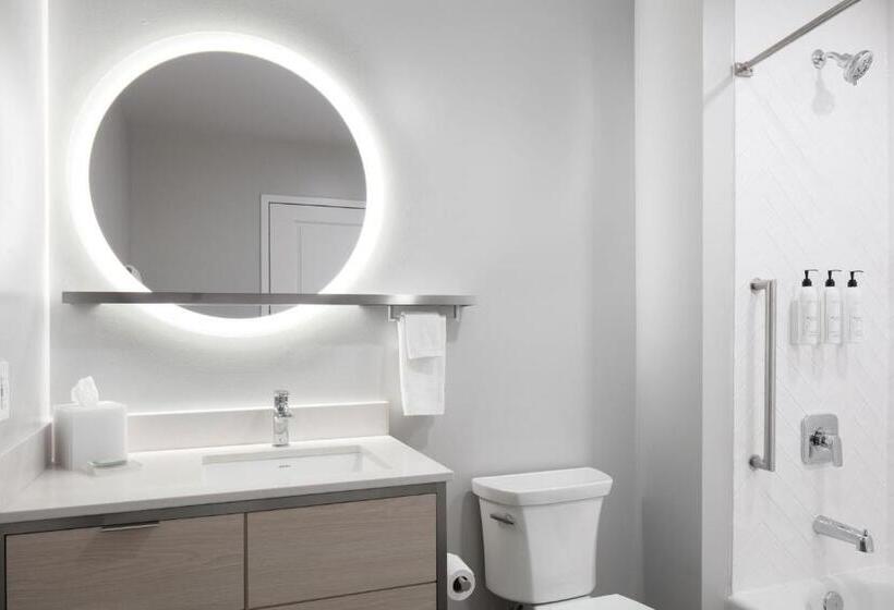 فندق Towneplace Suites By Marriott Oshkosh