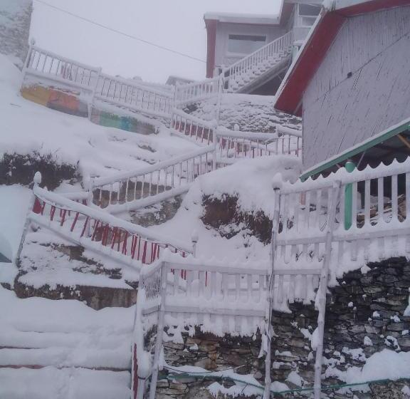 فندق على الطريق The Wonderland Cottages & Cafe