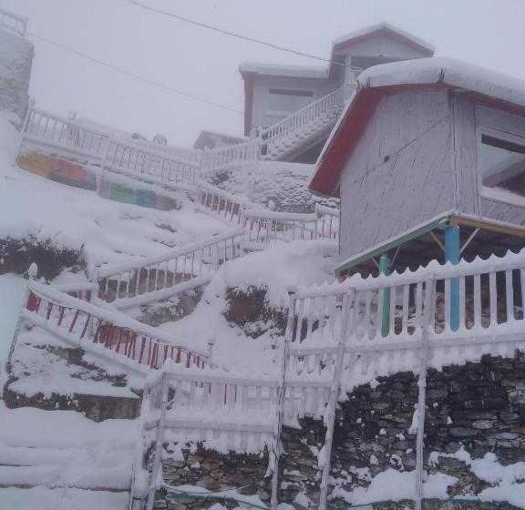 فندق على الطريق The Wonderland Cottages & Cafe