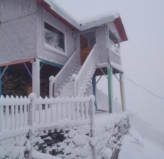 فندق على الطريق The Wonderland Cottages & Cafe