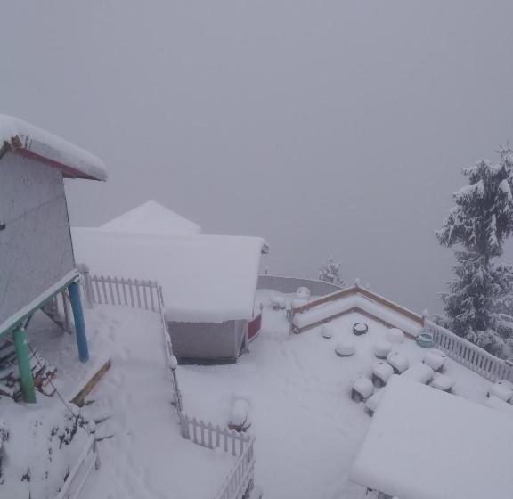 فندق على الطريق The Wonderland Cottages & Cafe