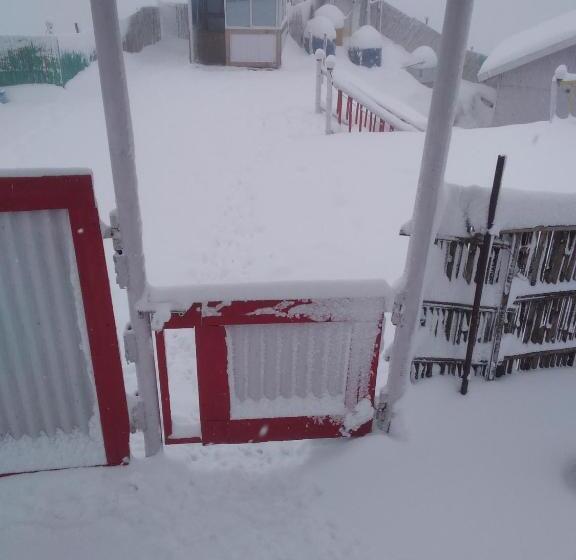 فندق على الطريق The Wonderland Cottages & Cafe