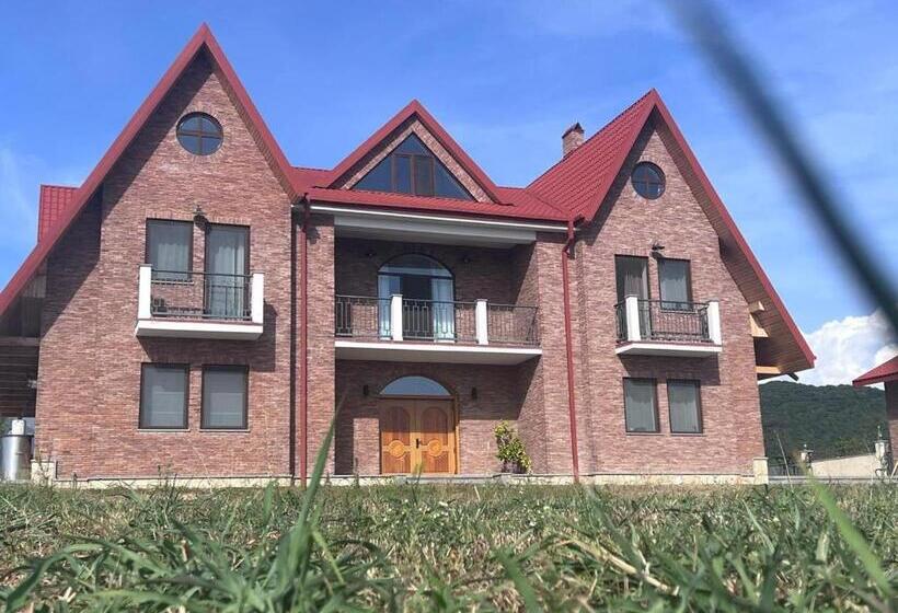 پانسیون Begaso Family Winery