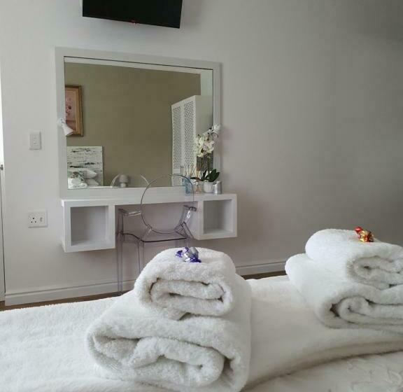 پانسیون Plett57   Self Catering   Room No2