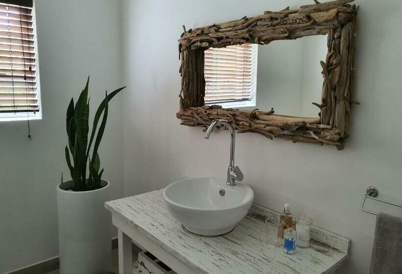 پانسیون Plett57   Self Catering   Room No2