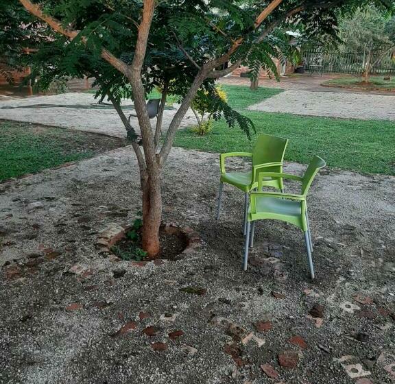 Пансион Erythrina Cottages