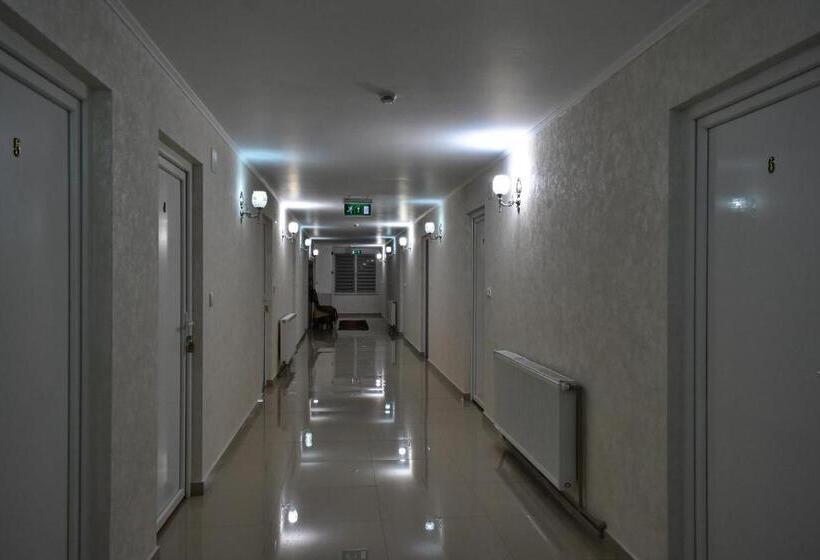 膳宿费 Floare De Colt