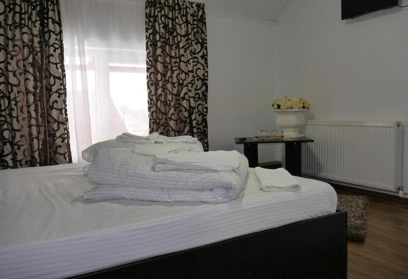 膳宿费 Floare De Colt