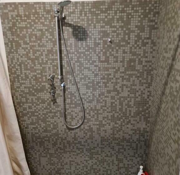 פנסיון Kathy S Room