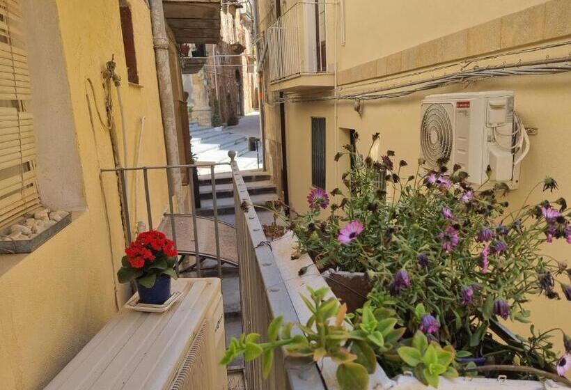 بنسيون La Scalinata Home Apartment