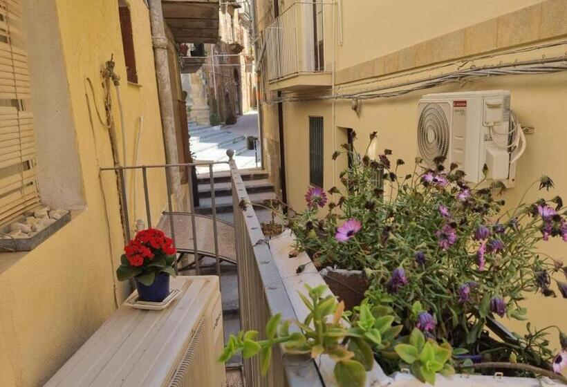 بنسيون La Scalinata Home Apartment