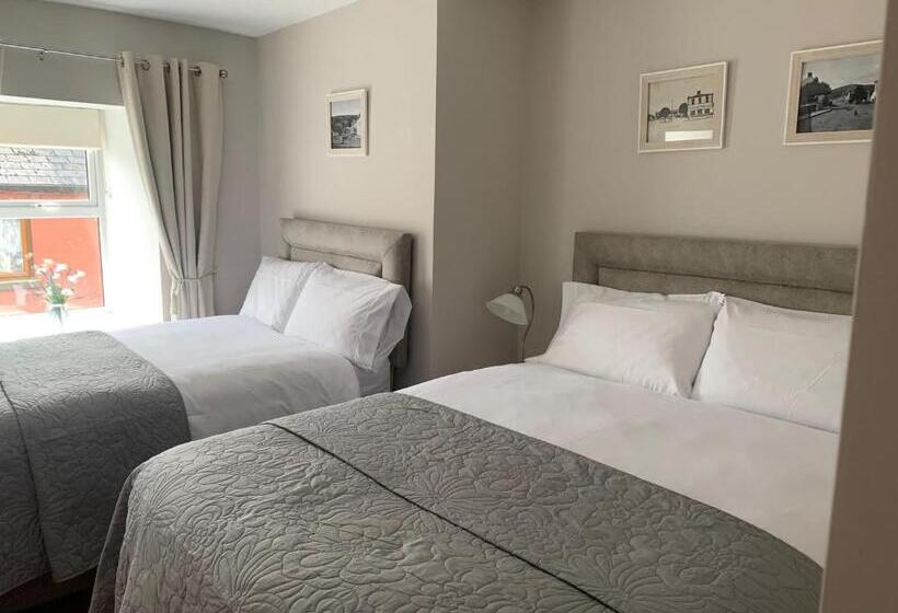 פנסיון Madelines Accommodation