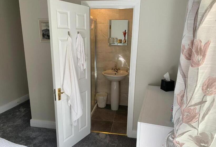 Пансион Madelines Accommodation