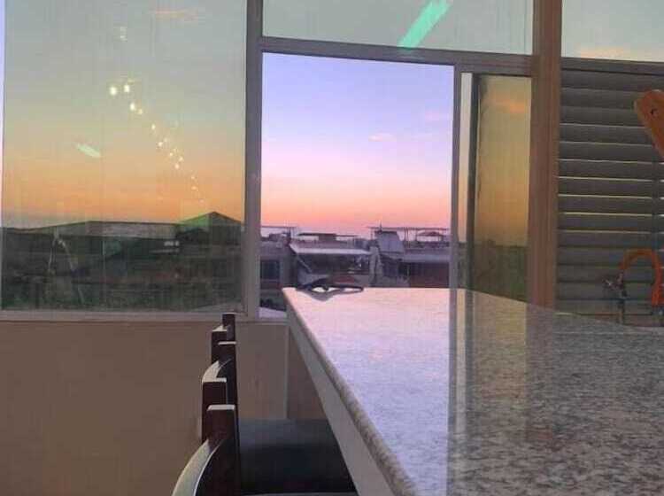 پانسیون Reef Hostel Manta