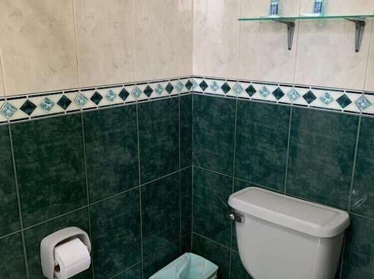 پانسیون Reef Hostel Manta