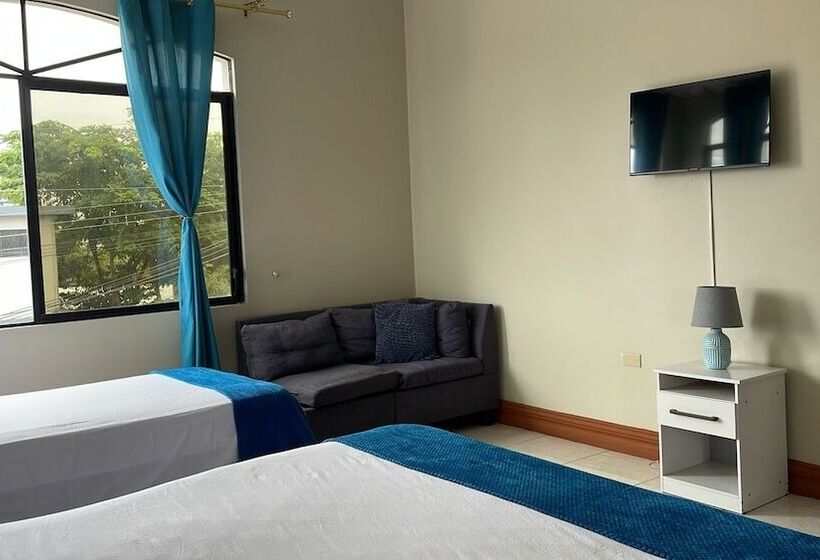 پانسیون Reef Hostel Manta