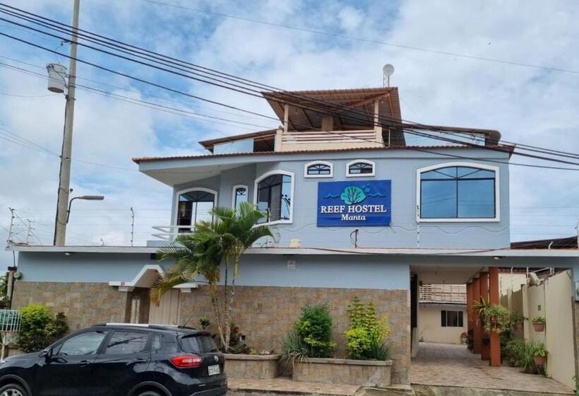 پانسیون Reef Hostel Manta