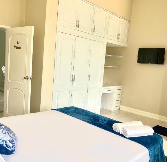 پانسیون Reef Hostel Manta