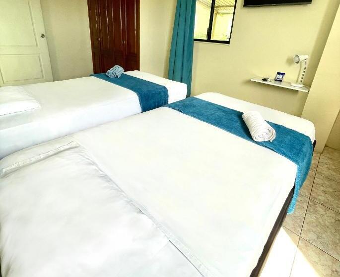 پانسیون Reef Hostel Manta