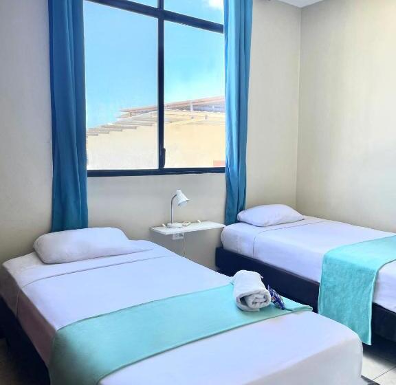 پانسیون Reef Hostel Manta