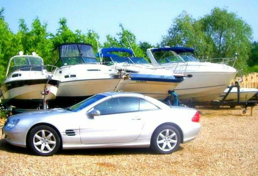 Pensiunea Belvedere Yachtclub Berzasca