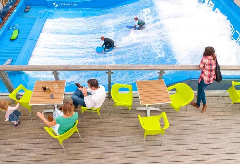 Курорт Herons House Sleeps 12, Heated Pool, Hot Tub, Sauna, Games Room 5 Star!