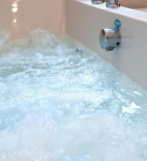 リゾートホテル Pointbreak Sleeps 12 With Hot Tub Great Celebration House Dog Friendly