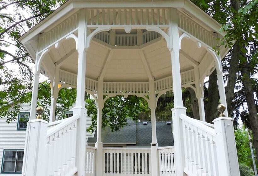 Rosemont Inn Resort B&b