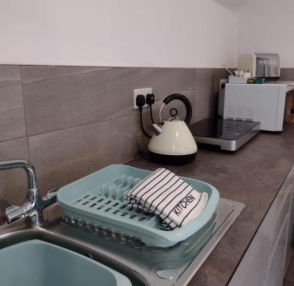 Общежитие The Wheatsheaf Inn