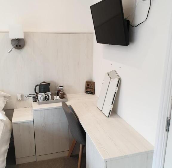 Общежитие The Wheatsheaf Inn