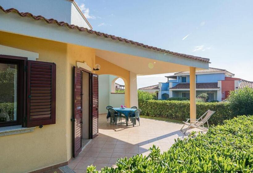 Apartments In Residence With Swimming Pool In Cala Girgolu