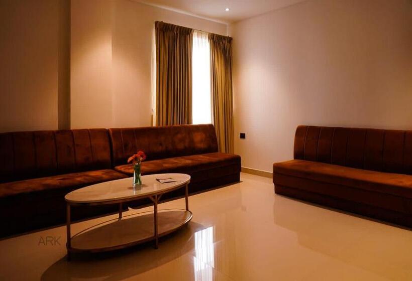 Ark Hotel And Convention Centre