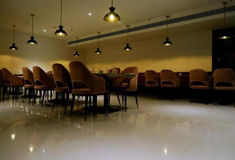 Ark Hotel And Convention Centre