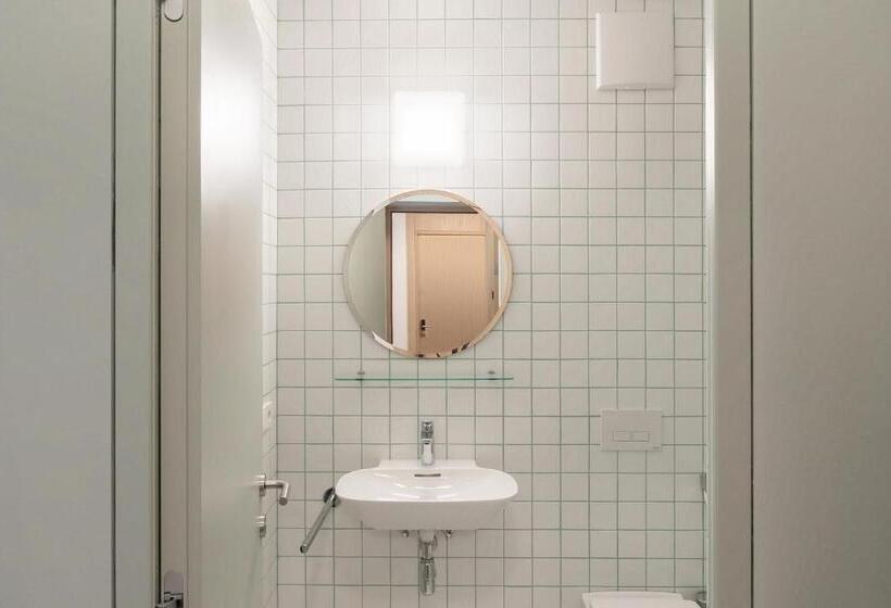 צימר Cusanus Akademie   Accademia Cusanus