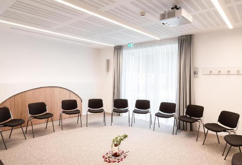 צימר Cusanus Akademie   Accademia Cusanus