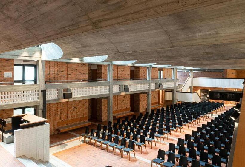 צימר Cusanus Akademie   Accademia Cusanus