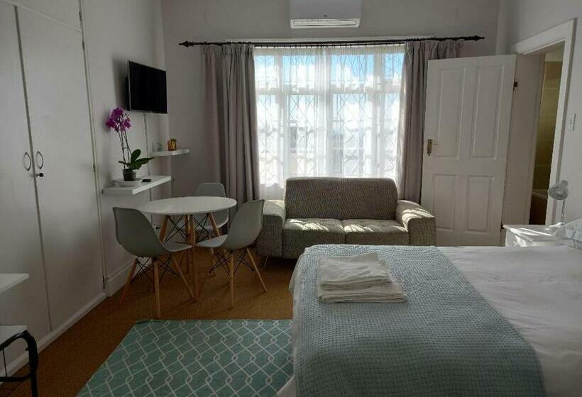 צימר Innes Road Durban Accommodation Private Double Room With Private Bathroom