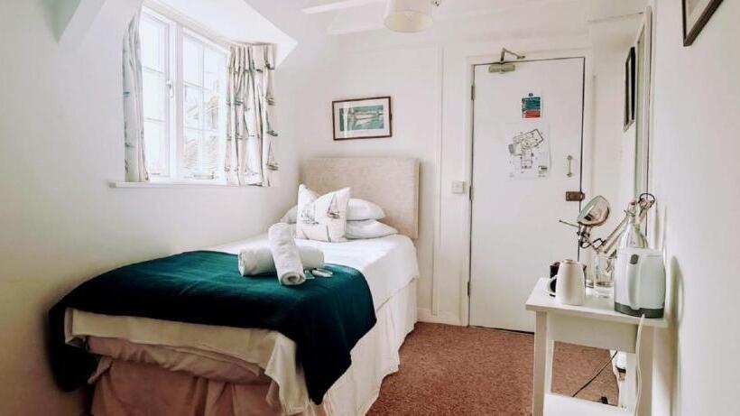 צימר Itchenor Sailing Club