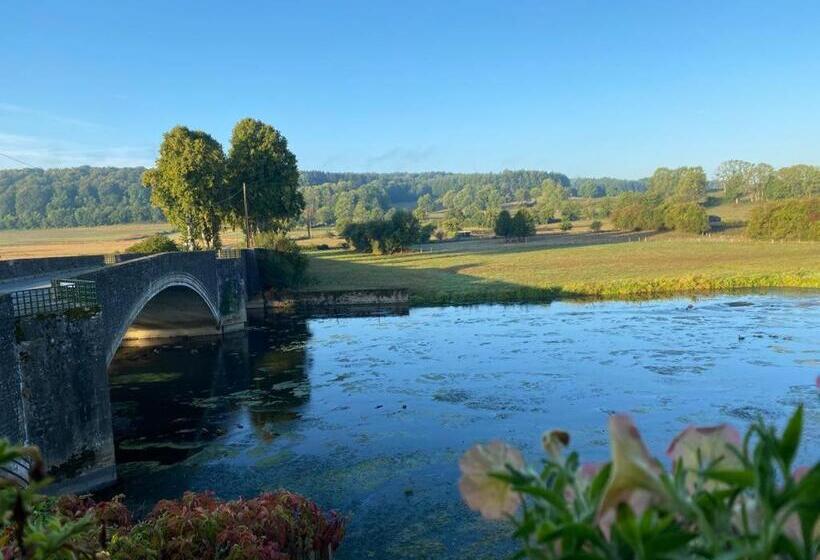 צימר La Maison Blanche De Martué