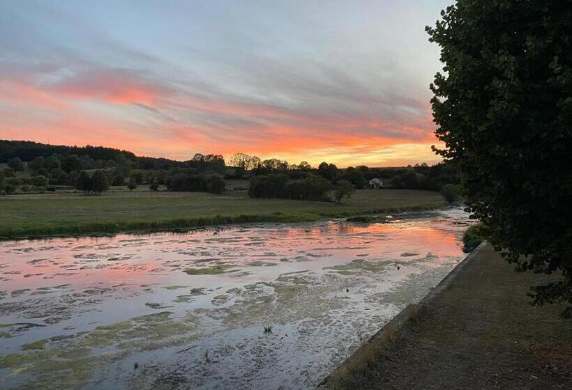 צימר La Maison Blanche De Martué