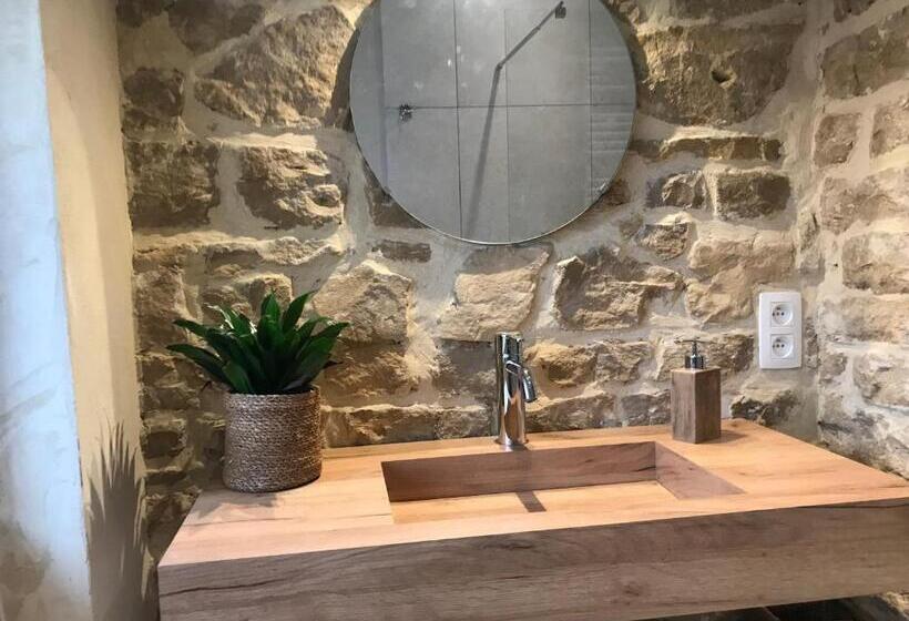 צימר La Maison Blanche De Martué