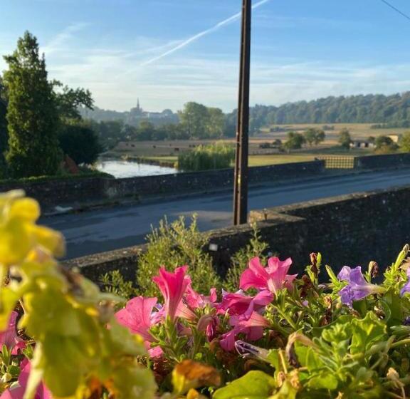 צימר La Maison Blanche De Martué