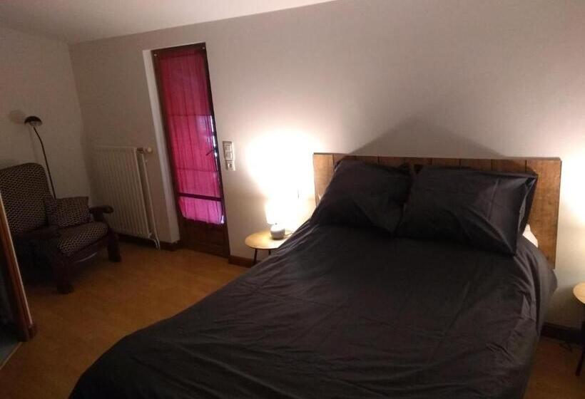 مبيت وإفطار La Varnière