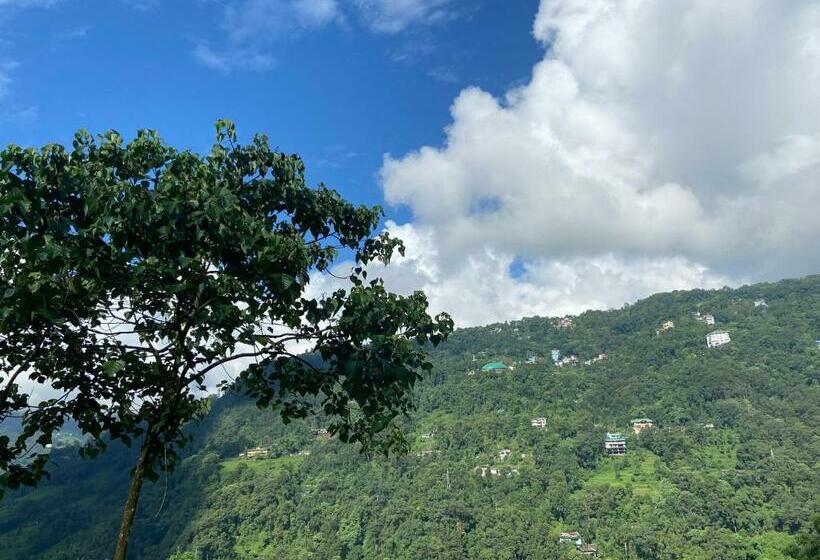 ベッドアンドブレックファースト Newa House