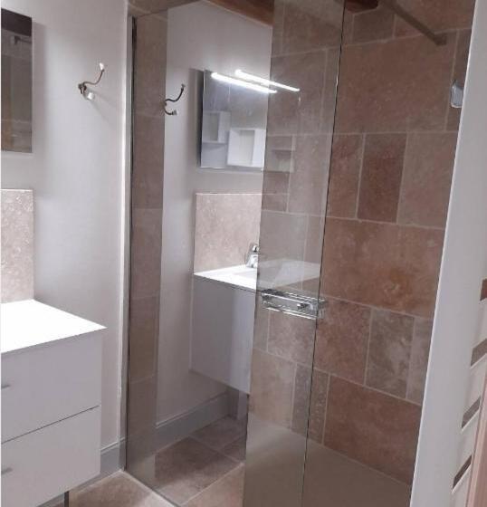 住宿加早餐  Suite De Charme Dans Une Maison Charentaise