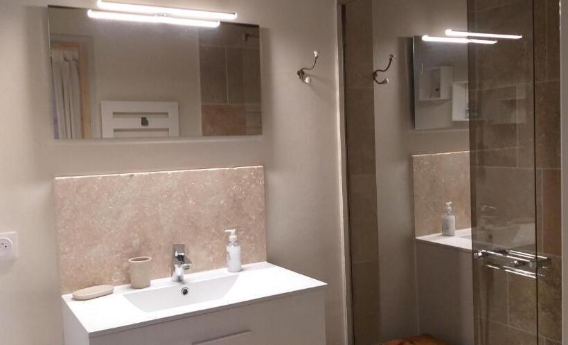 住宿加早餐  Suite De Charme Dans Une Maison Charentaise