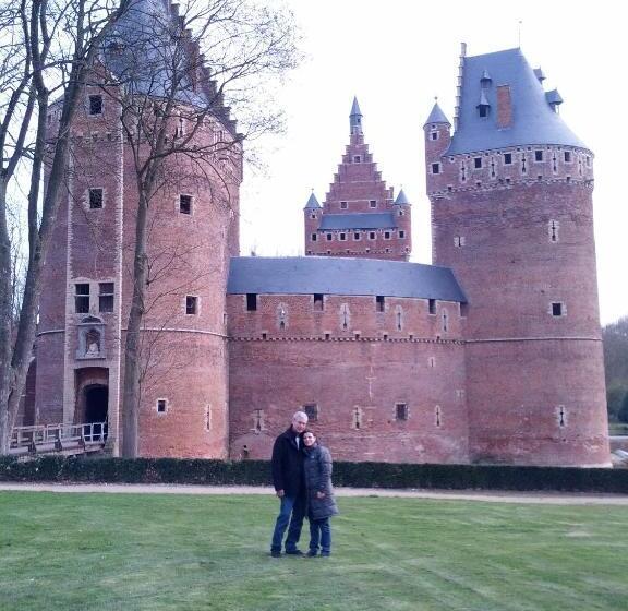 Hallerbos B&b In Bluebell Forest