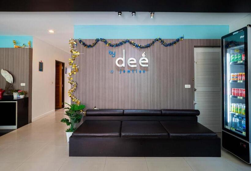 ホテル By Dee At Jomtien