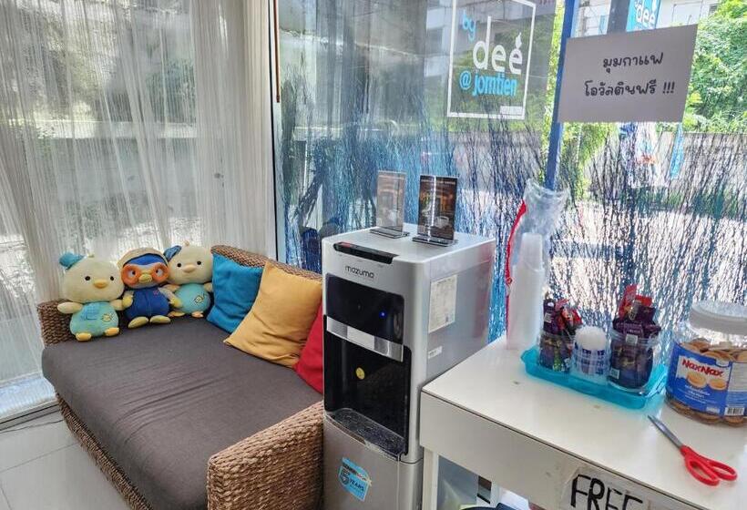 ホテル By Dee At Jomtien