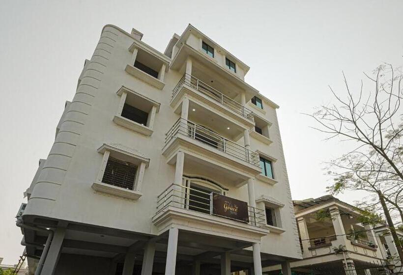 Hotel Capital O La Grace Premium